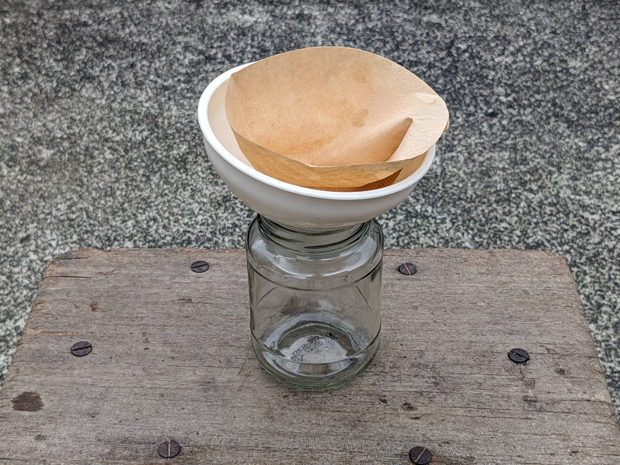 酢酸カルシウムをろ過